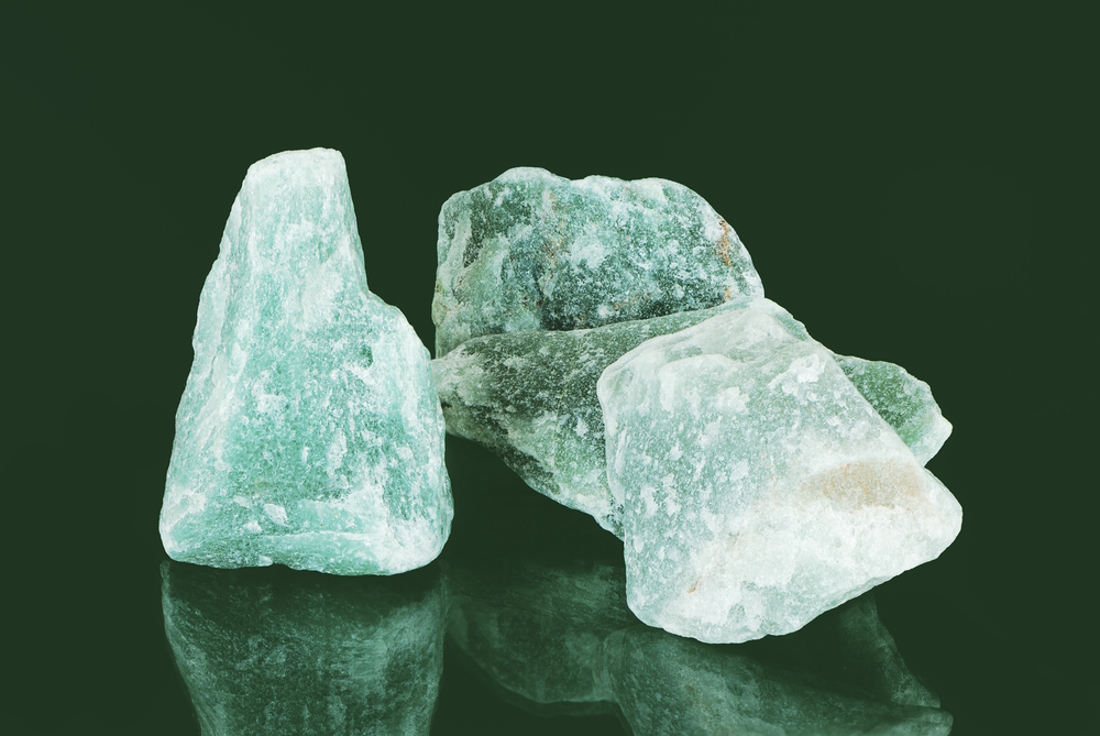 green-aventurine-mineral-stones