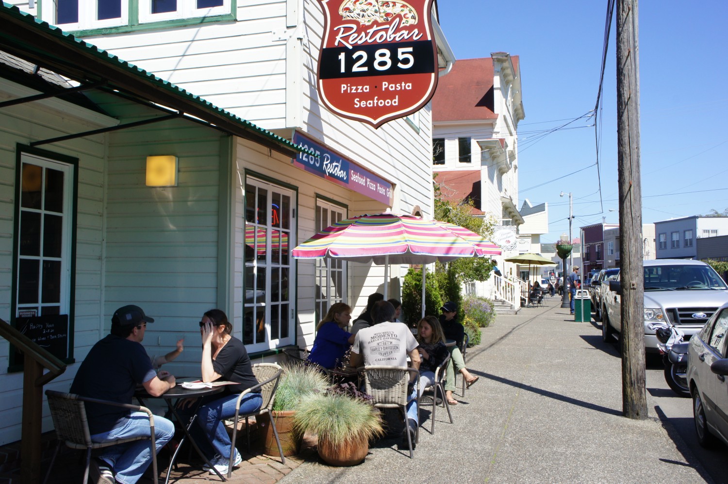 Street view in pet friendly Florence, OR